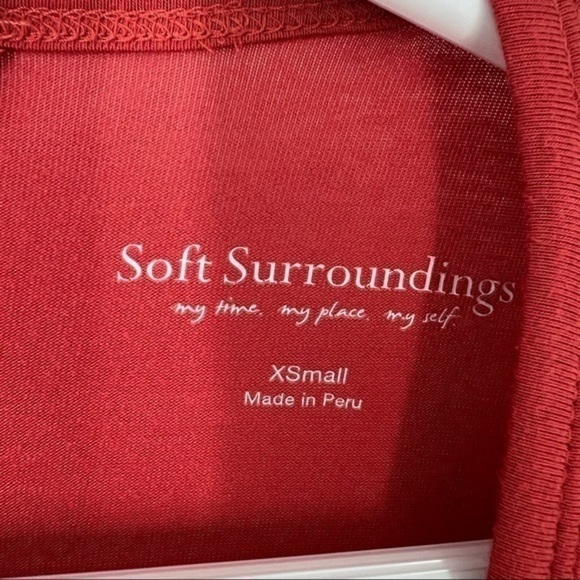 5/$25 SALE SOFT Surroundings Keyhole Tunic - Picture 4 of 4